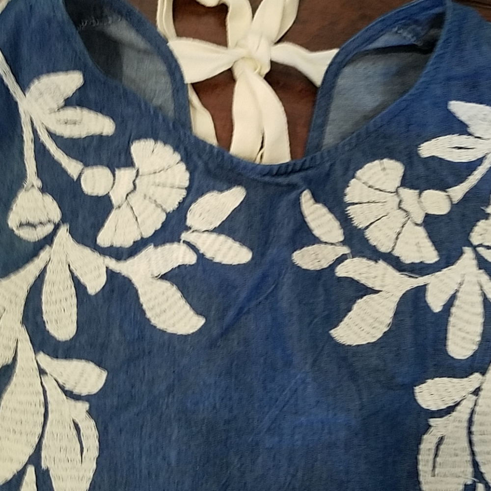 GUC entro Denim Embroidered Top Size Small - Picture 2 of 6